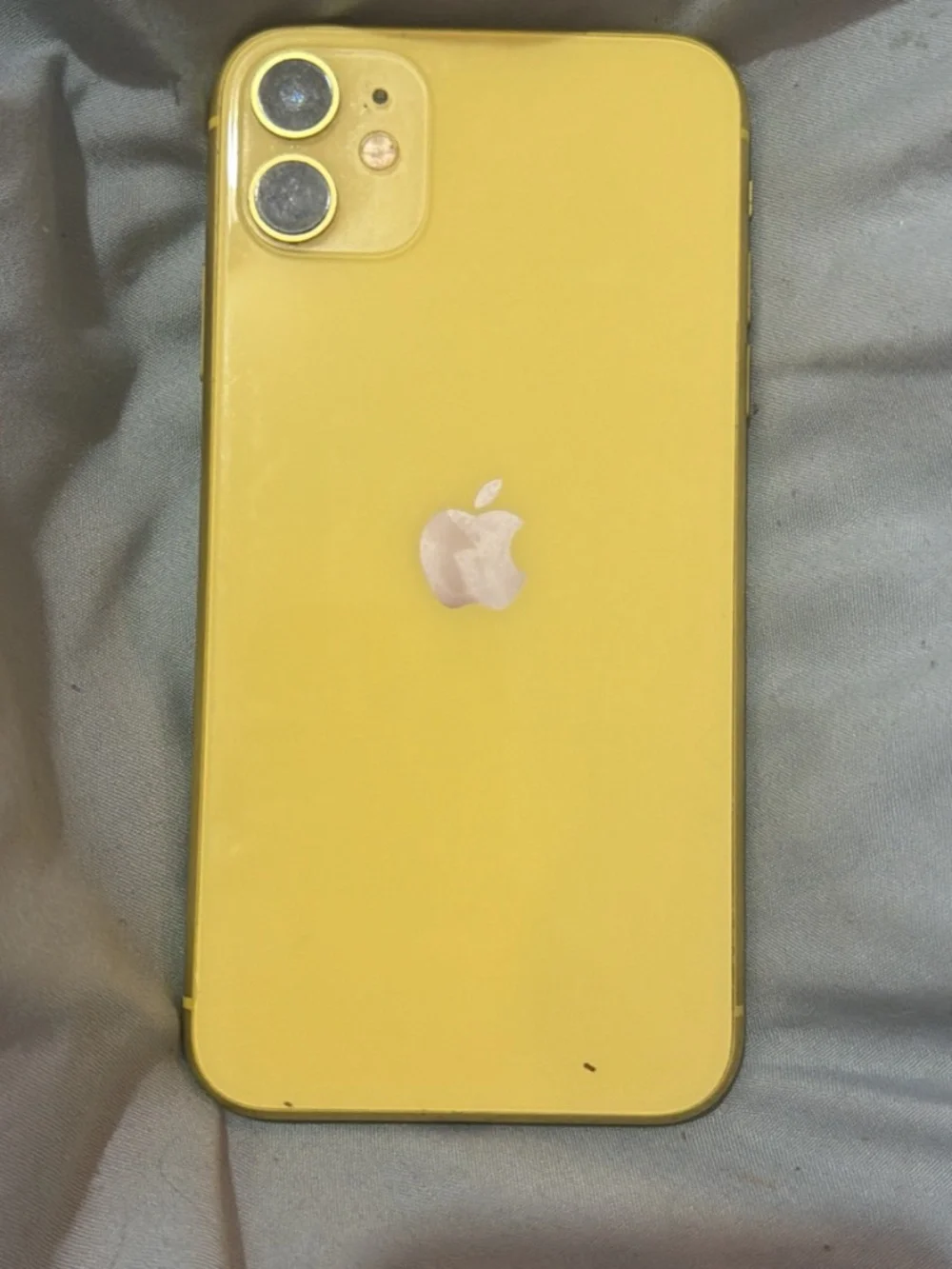 iPhone 11 yellow (Locked)